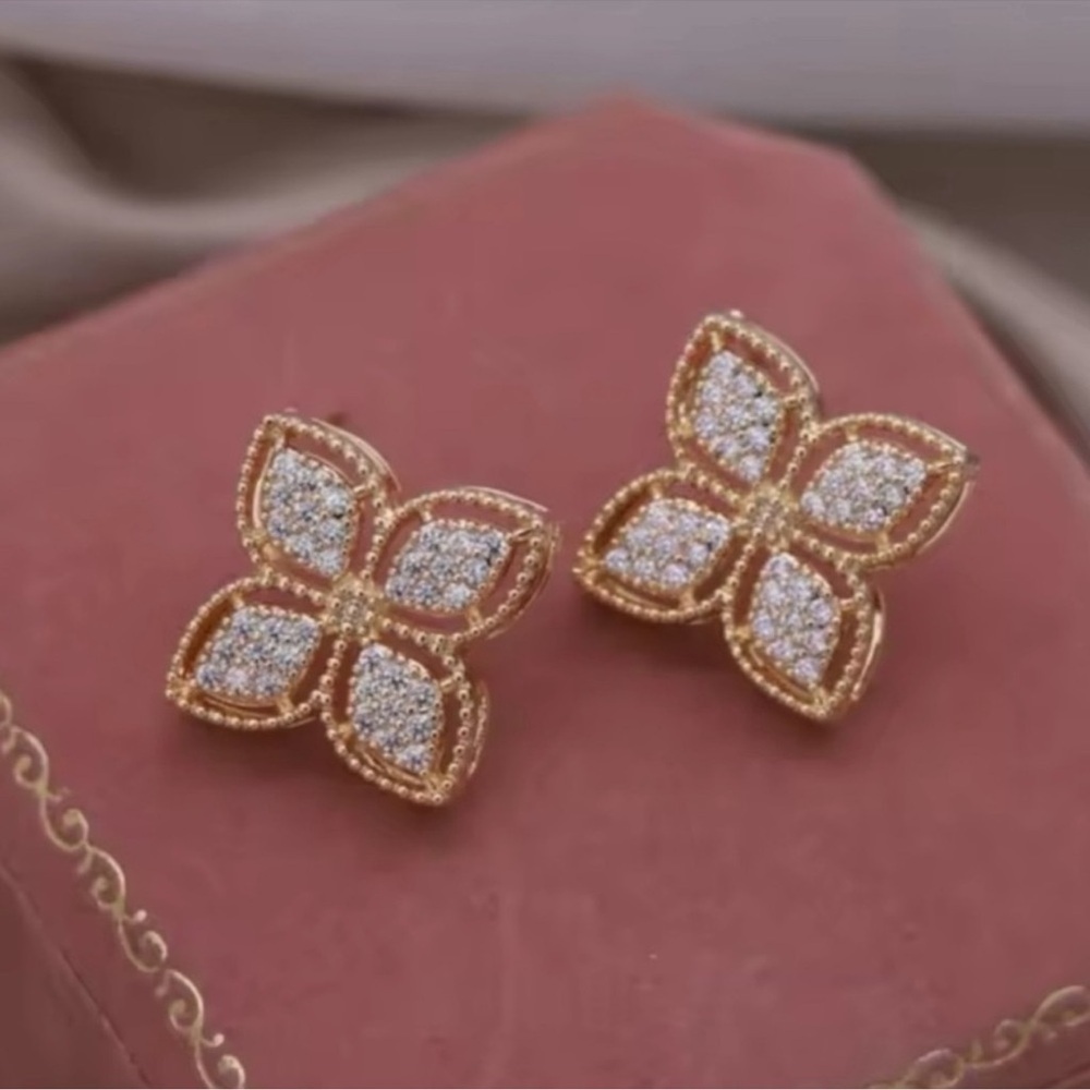 Venetian Princess Gold Leaf Elegant Gold Floral Earrings